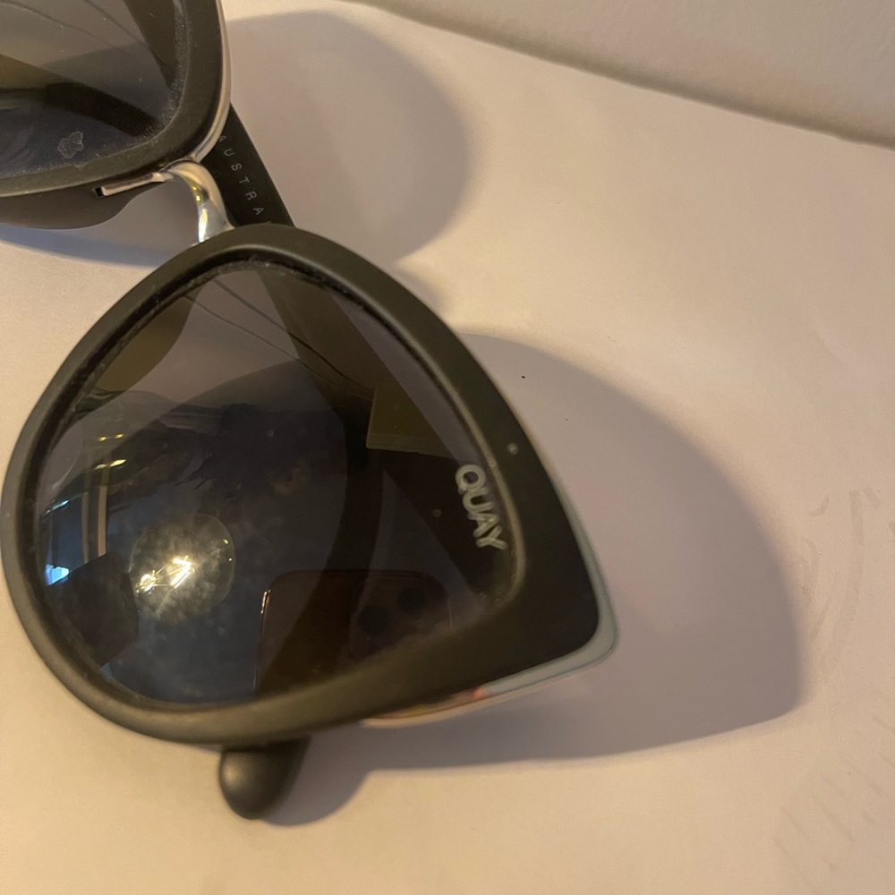 QUAY Honey sunglasses, like new